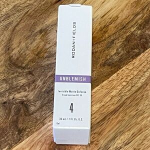 Rodan + Fields UNBLEMISH Invisible Matte Defense SPF 30 - Full Size New
